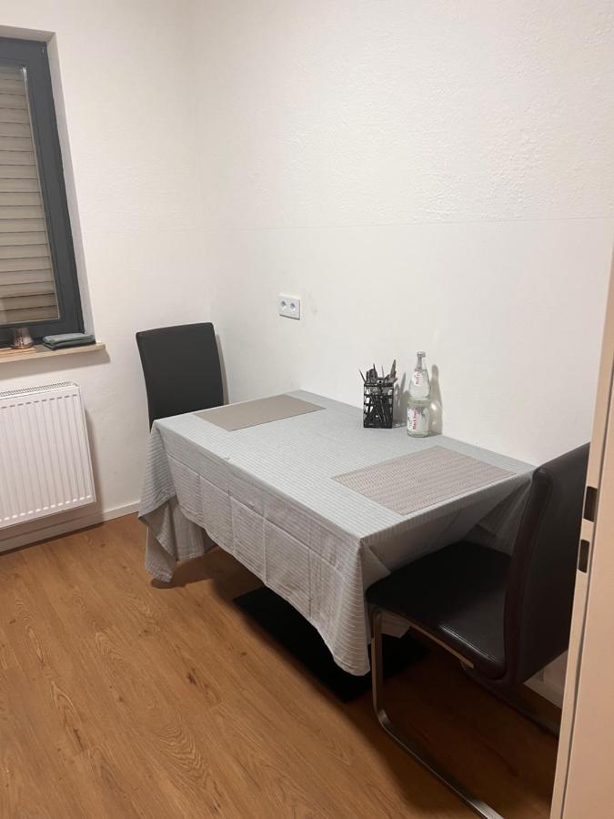 Ferienwohnung In Top Lage Von Aalen Esterno foto